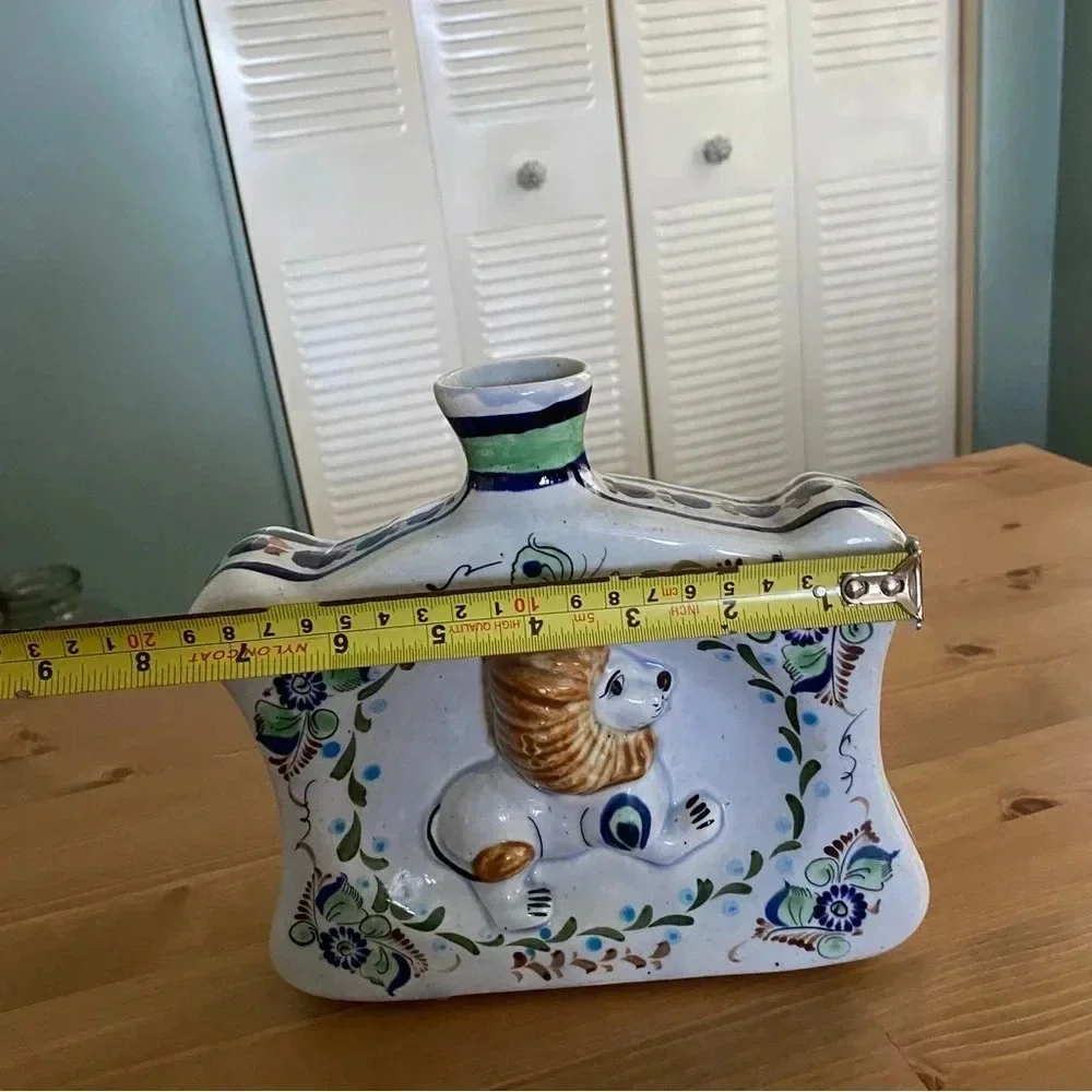 Tonala Lion Decanter, Made in Mexico, Handpainted, 7‎ 3/4” Tall